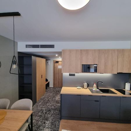 Akvamarin Besenova Apartmanアパートメント エクステリア 写真