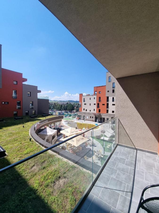 Akvamarin Besenova Apartmanアパートメント エクステリア 写真
