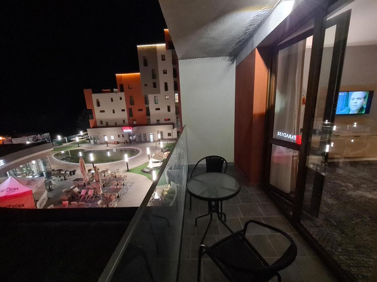 Akvamarin Besenova Apartmanアパートメント エクステリア 写真