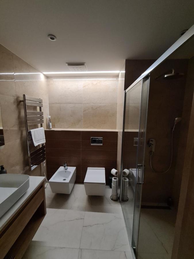 Akvamarin Besenova Apartmanアパートメント エクステリア 写真